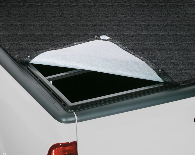 Lund 96-04 Dodge Dakota (8ft. Bed) Genesis Elite Snap Tonneau Cover - Black