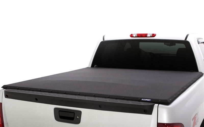 Lund 96-04 Dodge Dakota (8ft. Bed) Genesis Elite Snap Tonneau Cover - Black