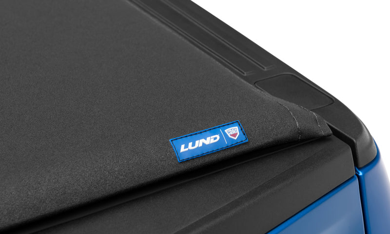 Lund 99-07 Chevy Silverado 1500 (5.8ft. Bed) Genesis Elite Roll Up Tonneau Cover - Black